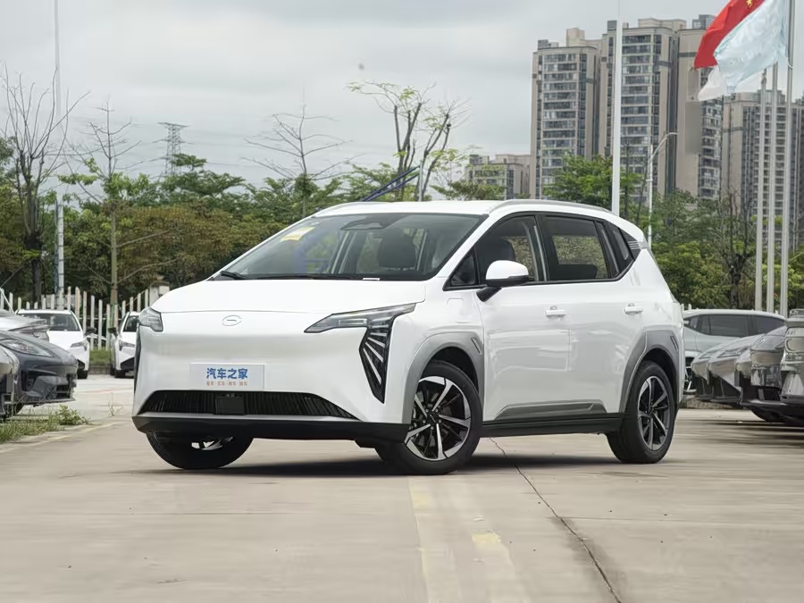 AION Y Plus 2025 side profile — compact SUV dimensions ideal for urban rental fleets