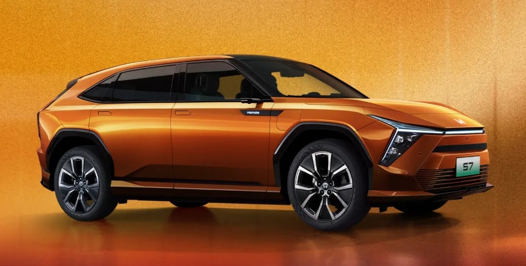 DF Honda S7 2025 electric SUV orange studio shot — Honda's mid-size EV crossover, 204 hp, CATL LFP 60 kWh, 420 km range, CCS2 charging, FOB Nansha $21,250 promotional export from Globalucar China