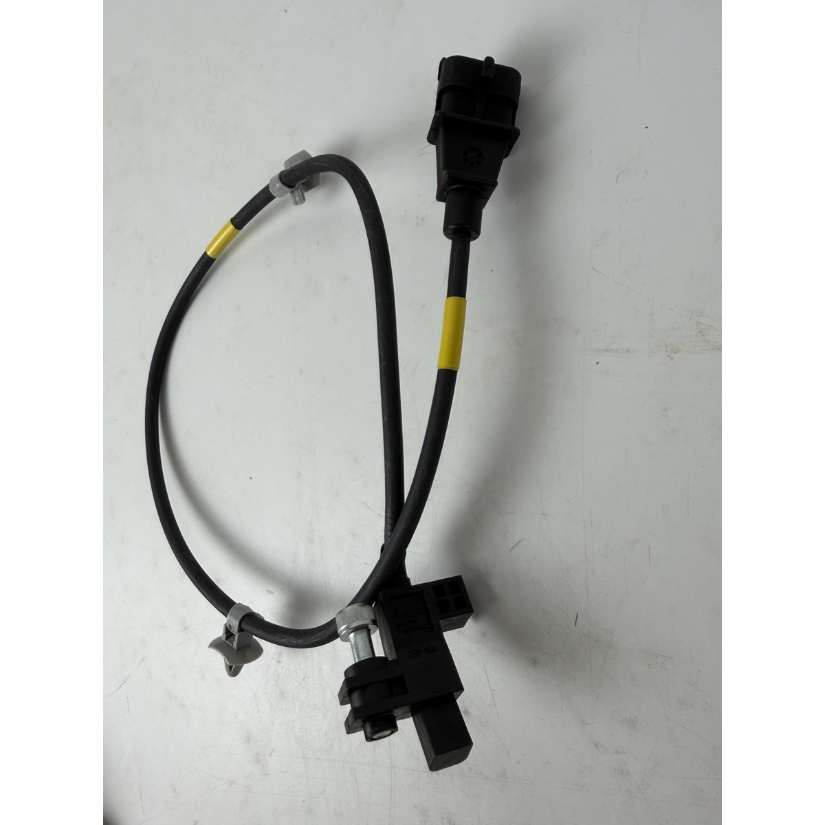 OE 39180-25300 SENSOR-CRANKSHAFT POSITION for Kia — wholesale export from KingMay Auto Parts