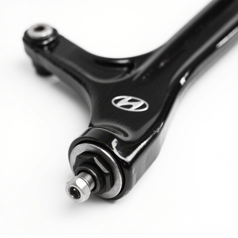 Hyundai Tucson and Kia Sportage lower front control arm — stamped steel with rubber bushings OEM-grade replacement wholesale from Kingmay Auto Parts China